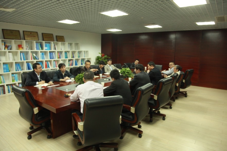 鎮(zhèn)江經(jīng)信委、開發(fā)區(qū)管委會一行到訪促進(jìn)中心