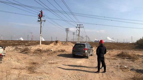 烏海電業(yè)局農(nóng)電處千里山農(nóng)電所：開展冬季設(shè)備巡視，確保安全生產(chǎn)