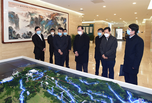 堅決打贏疫情防控的人民戰(zhàn)爭總體戰(zhàn)阻擊戰(zhàn)