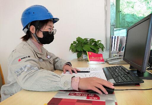 任洋洋:小小一朵花,青春吐芳華