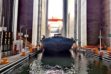 單日通貨7500噸,向家壩升船機(jī)通航創(chuàng)紀(jì)錄