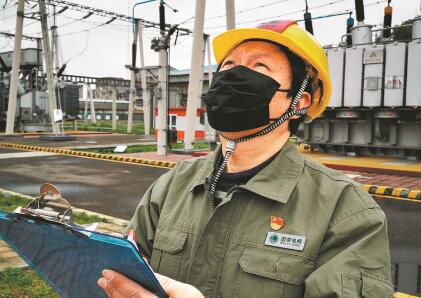 關(guān)鍵時刻，我必須在——記湖北襄陽供電公司檢修分公司余嶺運(yùn)維班班長韓小勇