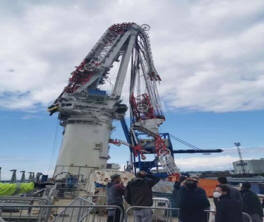 全球最大噸位風電安裝船吊臂攔腰折斷，損失1億歐元