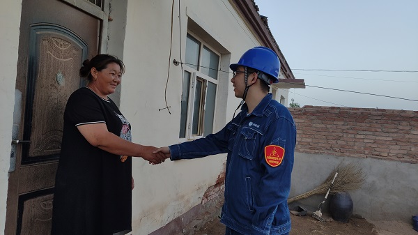 阿拉善電業(yè)局烏力吉供電分局：叔叔，我家沒電啦