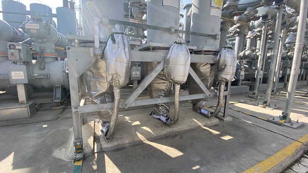 國網(wǎng)劉家峽水電廠御寒抗凍 設(shè)備“棉衣”早上身