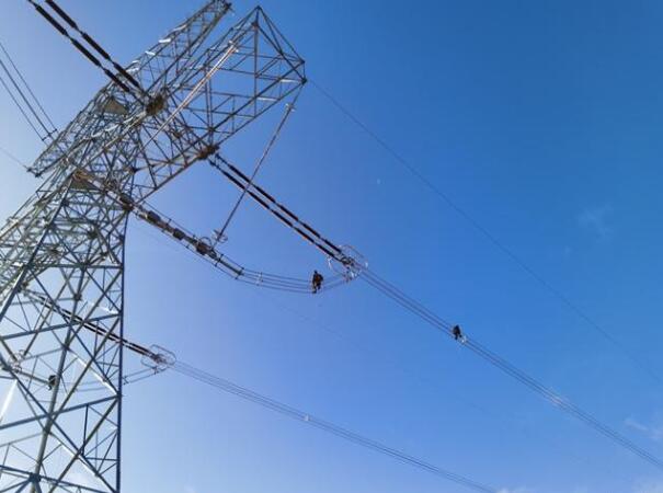 青藏電力聯(lián)網(wǎng)工程反轉(zhuǎn)送電方向,今年已外送藏電共9.6億度