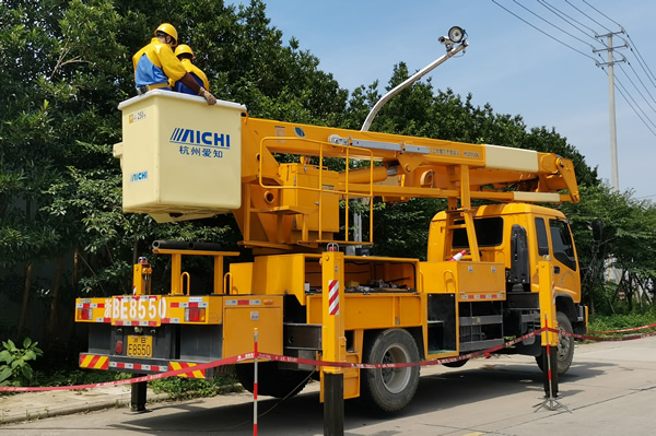 國網(wǎng)寧?？h供電公司：統(tǒng)籌帶電作業(yè)資源，“坐堂制”促提質(zhì)增效