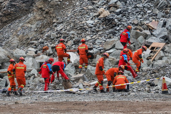 爭(zhēng)分奪秒 搶險(xiǎn)救援！浙江寧波開展三級(jí)聯(lián)動(dòng)地震和地質(zhì)災(zāi)害應(yīng)急救援演練