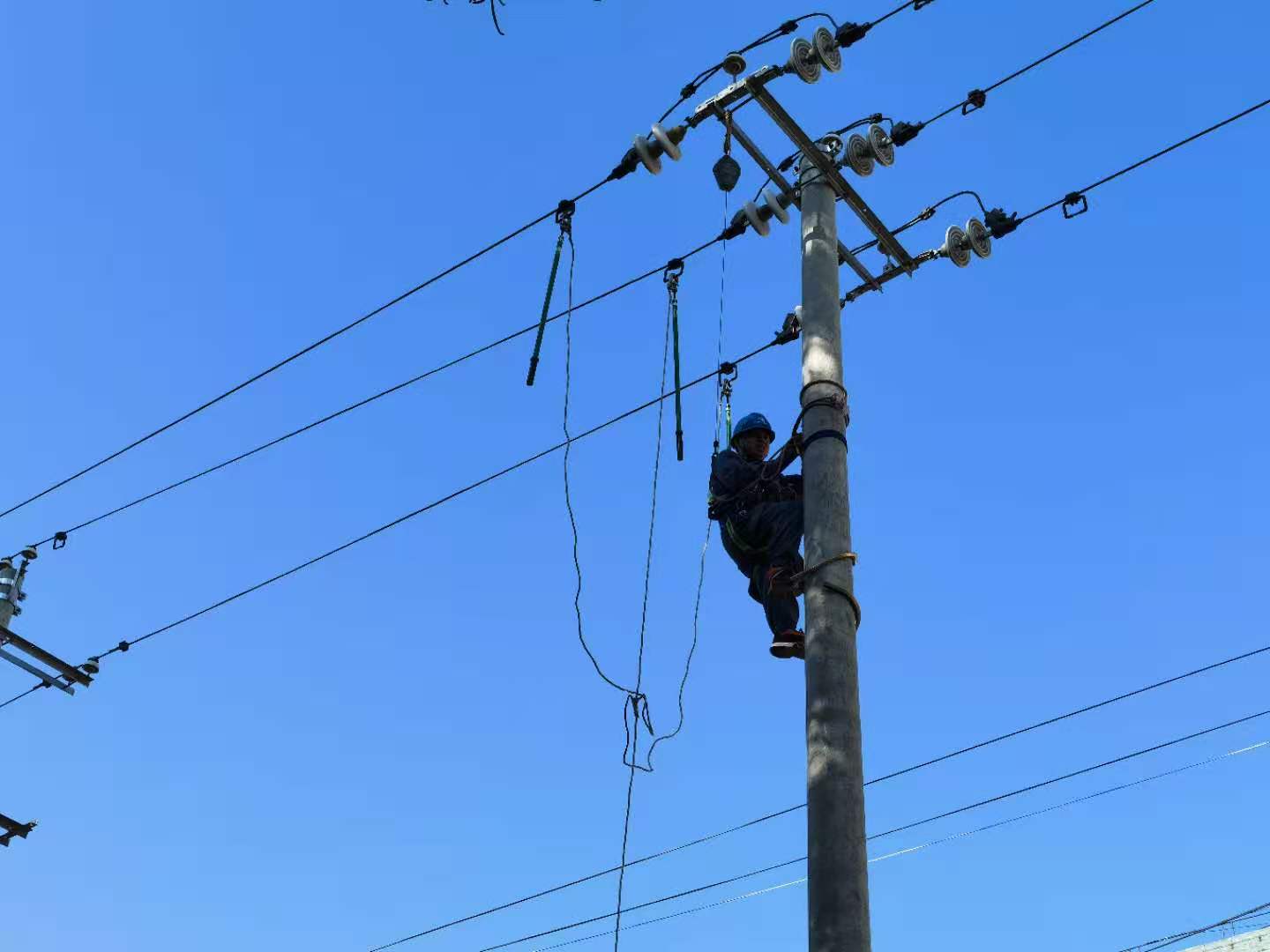 臨滄云縣供電局開展“保命教育”，提升員工實操技能