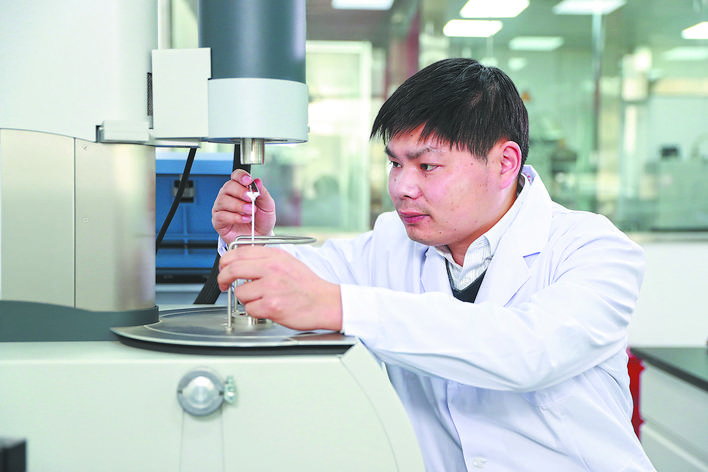 【國(guó)家電網(wǎng)公司特等勞?！繌埣褢c