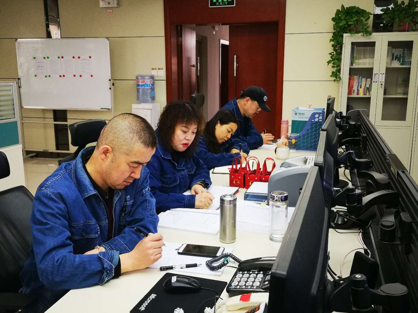 國(guó)網(wǎng)平?jīng)龉╇姽竟╇姺?wù)指揮中心：提升配網(wǎng)調(diào)度管理，保障春檢安全進(jìn)行