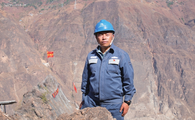 鑄就“鐵軍”品格 彰顯使命擔(dān)當(dāng):云南送變電公司送電三分公司主任工程師曾雷