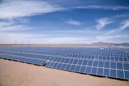 硅料“滾燙”，光伏“內(nèi)耗”，誰(shuí)在助推價(jià)格暴漲？