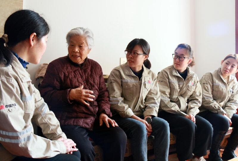 別樣婦女節(jié)，溫暖老人心