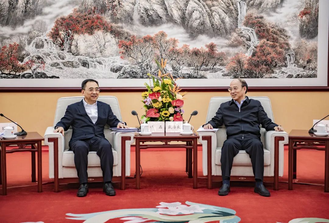 鄒磊拜會中國石油集團黨組書記、董事長戴厚良