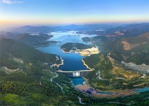 華電福建公司不負(fù)春光趕秋實(shí)，“雙碳”路上奮楫行