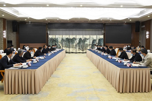 國家電網(wǎng)董事長辛保安、總經(jīng)理張智剛拜會(huì)重慶市委書記陳敏爾、市長胡衡華