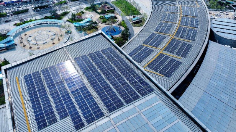 1.2MW！山東商業(yè)綜合體屋頂光伏發(fā)電項(xiàng)目并網(wǎng)發(fā)電