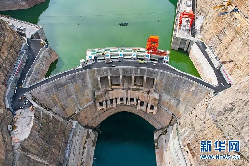 國家能源局章建華：加快推進能源轉(zhuǎn)型，大力發(fā)展風電和太陽能發(fā)電！