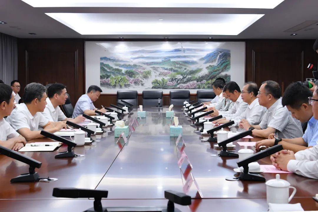 江毅拜會陳浩、南存輝并調(diào)研駐浙企業(yè)