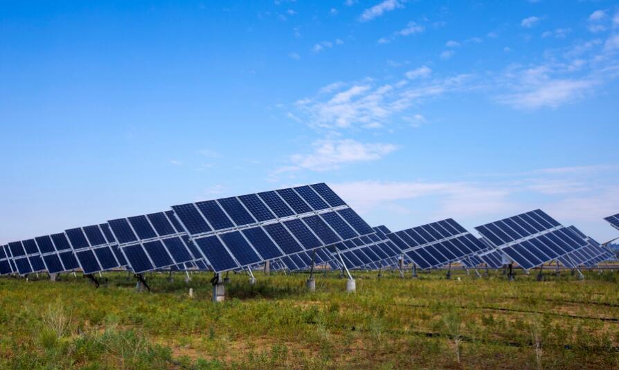 科技驅(qū)動(dòng)!中國(guó)光伏十年崛起之路