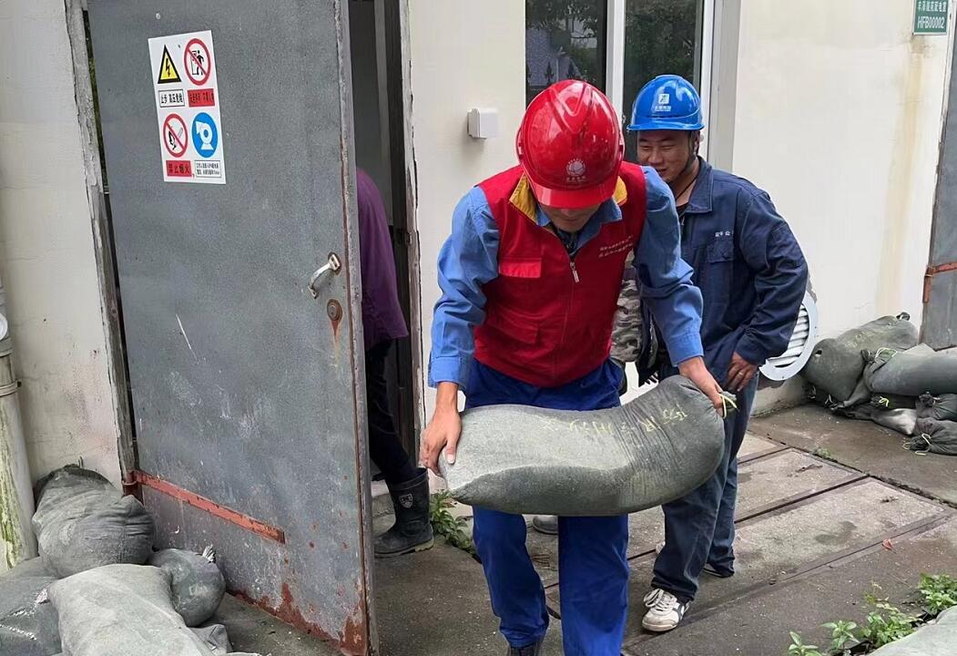 馬渚供電所聞“風(fēng)”而動(dòng) 共保居民用電無(wú)憂