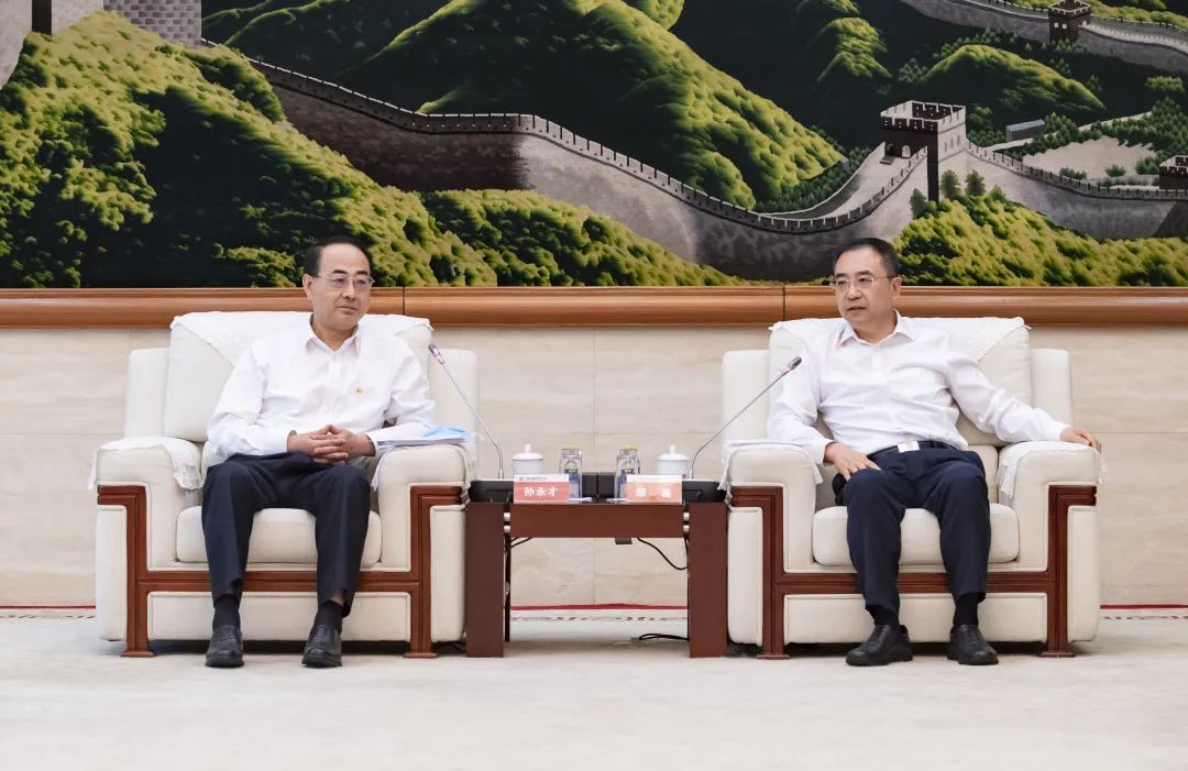 鄒磊會(huì)見(jiàn)中國(guó)中車(chē)黨委書(shū)記、董事長(zhǎng)孫永才