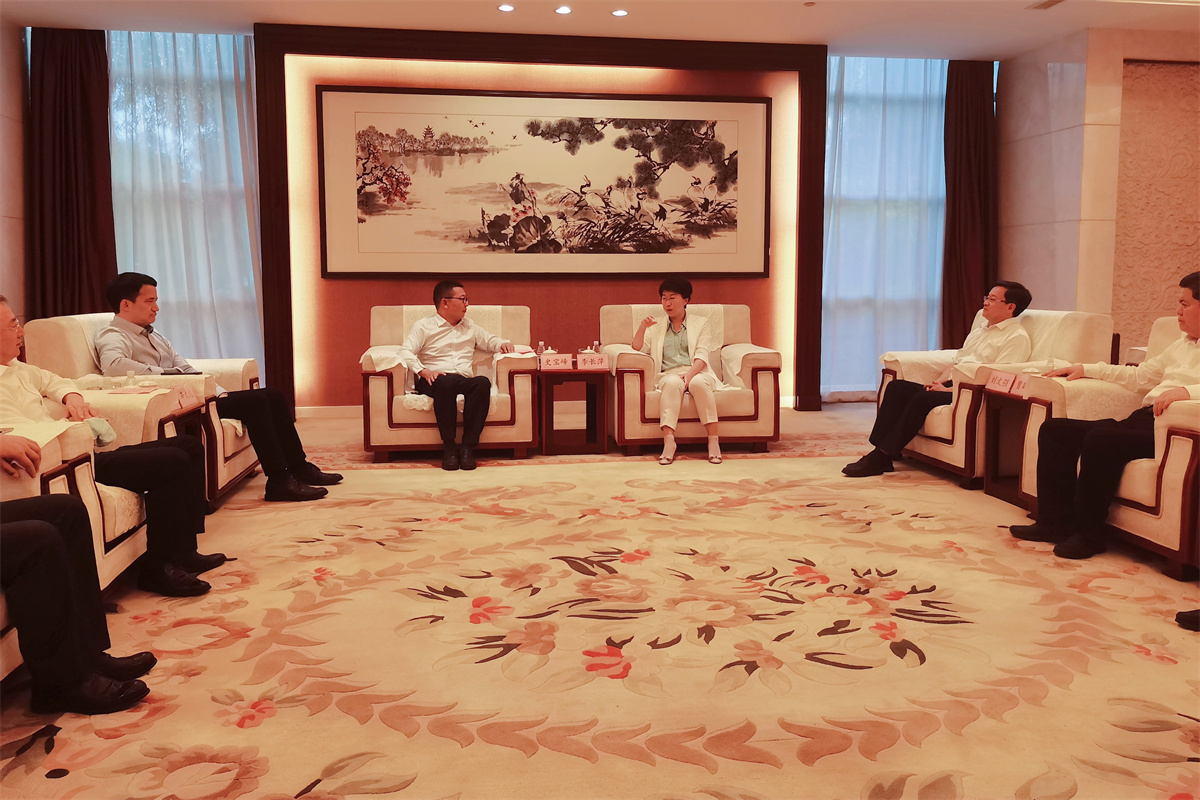 華潤(rùn)電力總裁史寶峰拜會(huì)山東省菏澤市、聊城市、東營(yíng)市