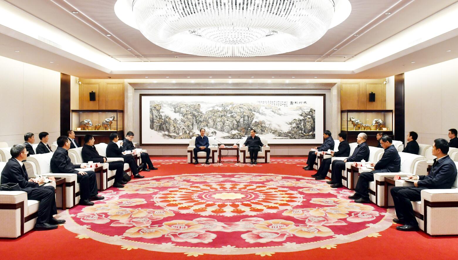 中國(guó)電建黨委書記、董事長(zhǎng)丁焰章與河北省委常委、石家莊市委書記張超超會(huì)談