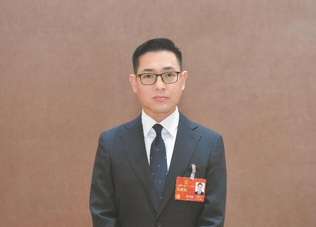 推動清潔能源發(fā)展 促進(jìn)綠色低碳轉(zhuǎn)型——訪全國人大代表、河北寶信物流有限公司總經(jīng)理