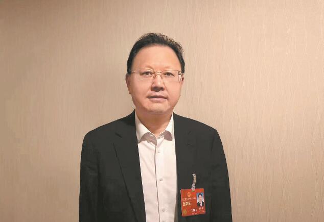 加快新能源產(chǎn)業(yè)技術(shù)創(chuàng)新 助推能源綠色低碳轉(zhuǎn)型——訪全國人大代表、江西贛鋒鋰業(yè)集團(tuán)股份有限公司董事長李良彬