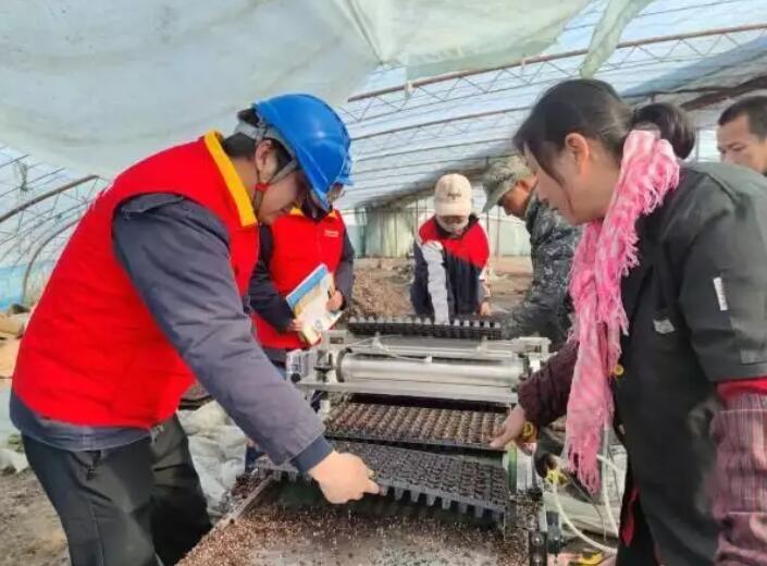 國(guó)網(wǎng)新疆電力公司貼心服務(wù)，為春耕春灌用電保駕護(hù)航