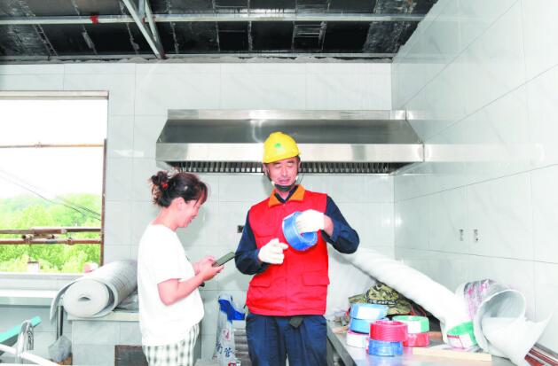 楊棟:35年守護(hù)海島光明