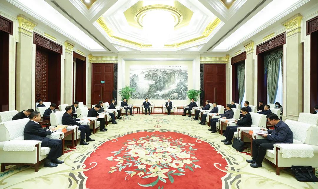 大唐集團(tuán)黨組書(shū)記鄒磊拜會(huì)貴州省委書(shū)記徐麟、省長(zhǎng)李炳軍