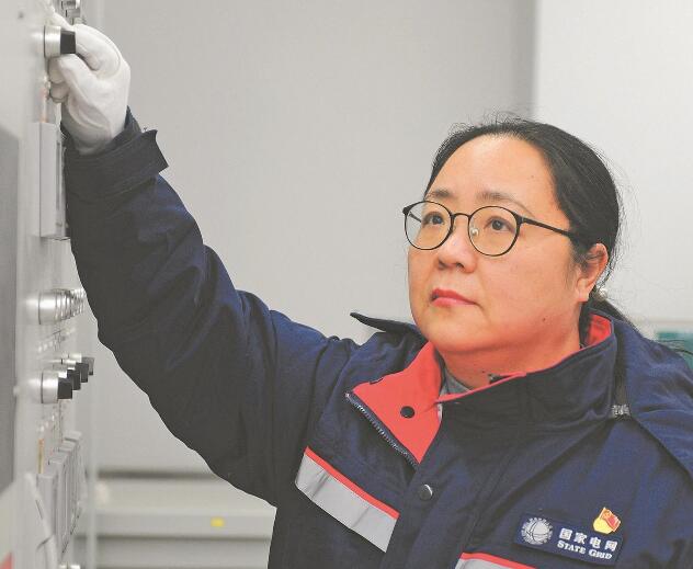 【國網(wǎng)首席專家】陳濤:不斷發(fā)現(xiàn)解決電網(wǎng)系統(tǒng)運行復(fù)雜問題