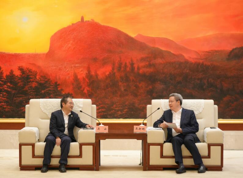 中國能建黨委常委、副總經(jīng)理吳云與南通市委書記、市長吳新明會談