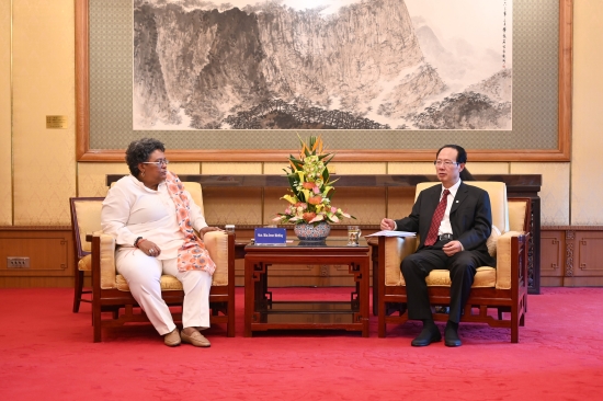 中國電建黨委書記、董事長丁焰章拜會巴巴多斯總理莫特利