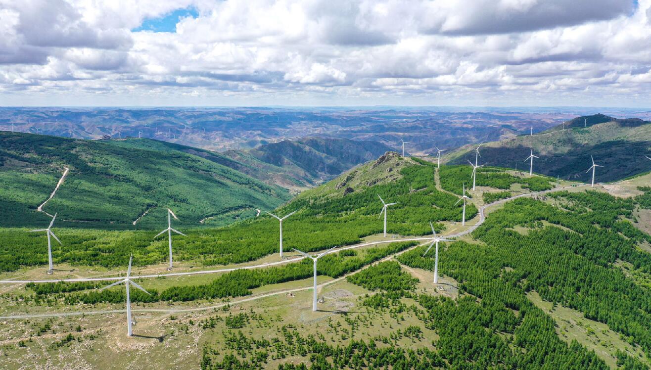 河北赤城:清潔能源“風(fēng)光無(wú)限”