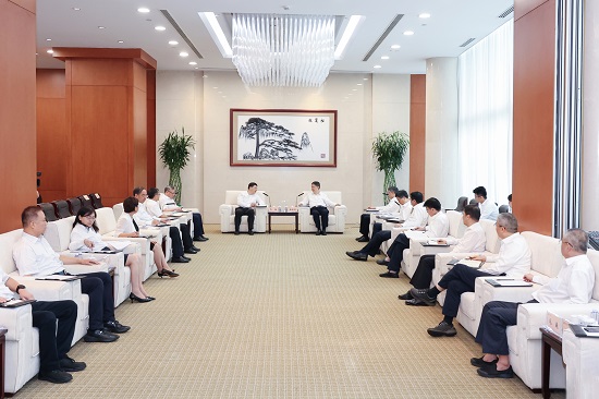 華能集團(tuán)黨組書(shū)記、董事長(zhǎng)溫樞剛會(huì)見(jiàn)山西省委常委、太原市委書(shū)記韋韜