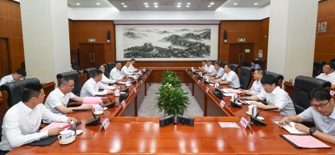 中核集團黨組副書記、總經理顧軍會見蘇州市委副書記、市長吳慶文一行