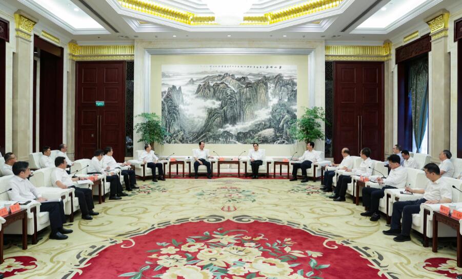 中國電建黨委書記、董事長丁焰章拜會貴州省委書記徐麟、省長李炳軍