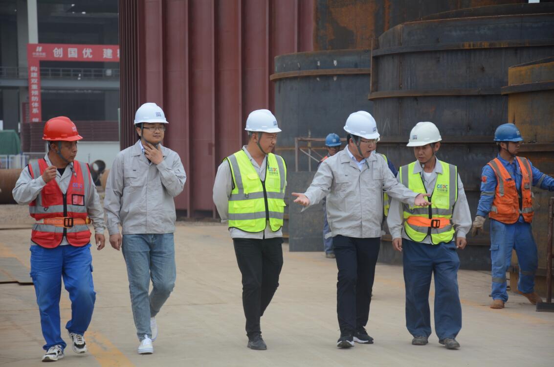 中國能建建筑集團(tuán)黨委副書記、總經(jīng)理羅耕能到正寧百萬項目調(diào)研指導(dǎo)工作