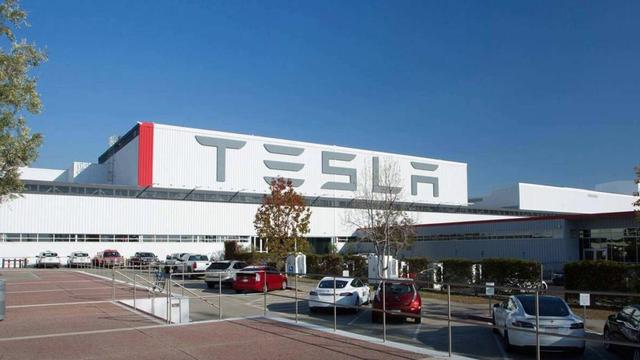 明年特斯拉繼續(xù)降價(jià)?高盛下調(diào)盈利預(yù)期，市值蒸發(fā)超2000億元