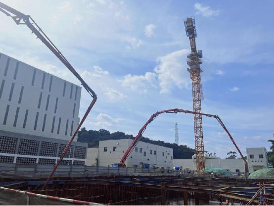 恒運9F燃機綜合辦公樓基礎筏板及承臺、坡道底板澆筑完成