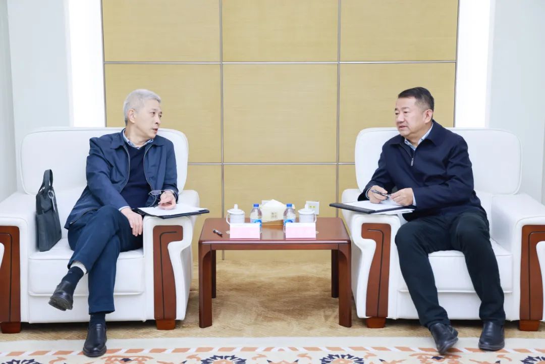 中國(guó)一重集團(tuán)黨委書記、董事長(zhǎng)徐鵬一行拜訪大唐環(huán)境黨委書記、董事長(zhǎng)朱利明