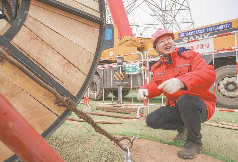 【國網(wǎng)特等勞?！宽n愛平：能挑千斤擔(dān) 不挑九百九