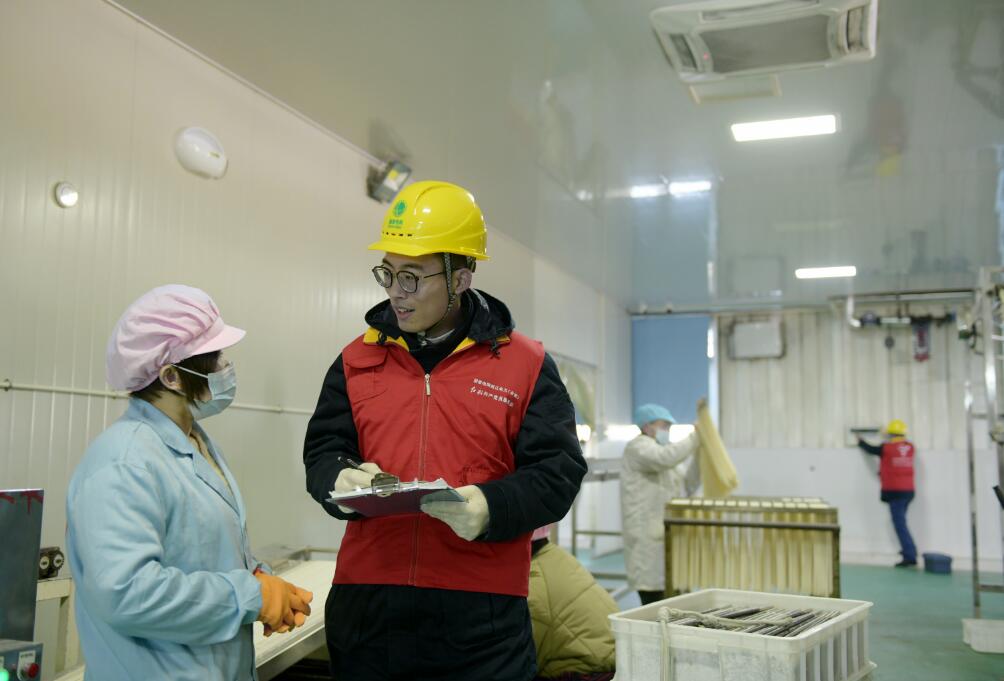 國網(wǎng)余姚市供電公司:年味飄香生產(chǎn)忙 電力護航添保障