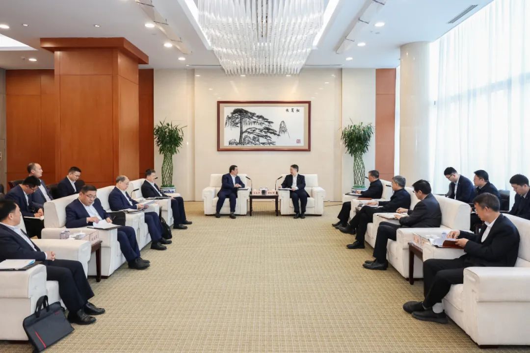 華能集團(tuán)董事長(zhǎng)溫樞剛會(huì)見(jiàn)中國(guó)電氣裝備董事長(zhǎng)白忠泉、總經(jīng)理周群
