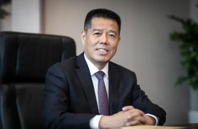 加快推動傳統(tǒng)煤炭企業(yè)向新能源企業(yè)轉(zhuǎn)型發(fā)展——訪全國人大代表，山東能源集團黨委書記、董事長 李偉