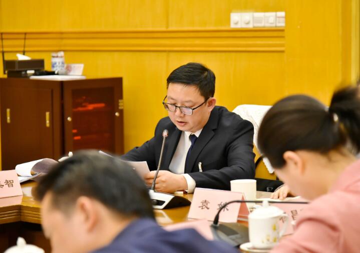 周敬余代表:做數(shù)字電網(wǎng)建設(shè)的貴州“先行官”